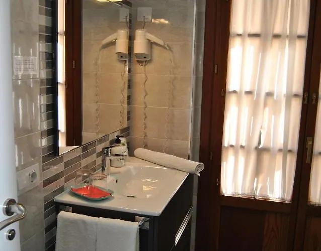 Patio De La Escalera - Eduardo Dato 24 * Córdoba