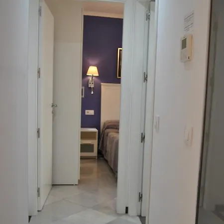 Patio De La Escalera - Eduardo Dato 24