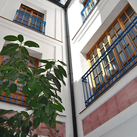 Сasa de vacaciones Patio De La Escalera - Eduardo Dato 24 *