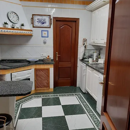 Patio De La Escalera - Eduardo Dato 24 Сasa de vacaciones