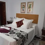 Vakantiehuis Patio De La Escalera - Eduardo Dato 24 *