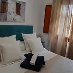 Patio De La Escalera - Eduardo Dato 24 *