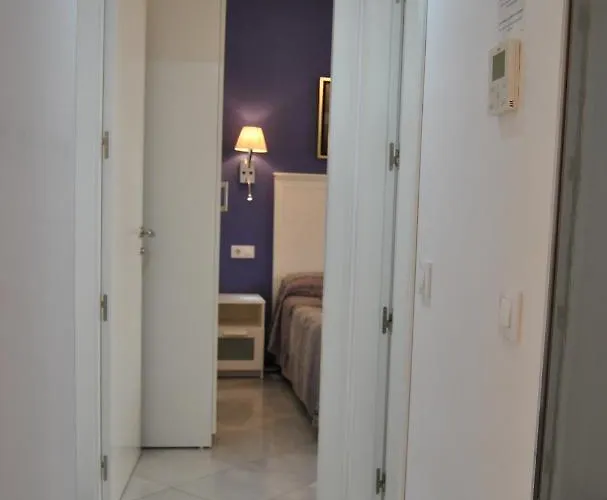 Patio De La Escalera - Eduardo Dato 24