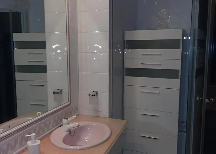 Semesterbostad Patio De La Escalera - Eduardo Dato 24 *