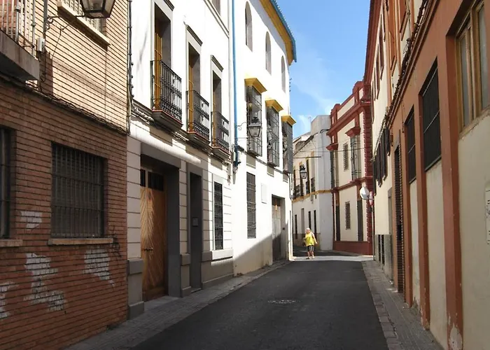 Patio De La Escalera - Eduardo Dato 24