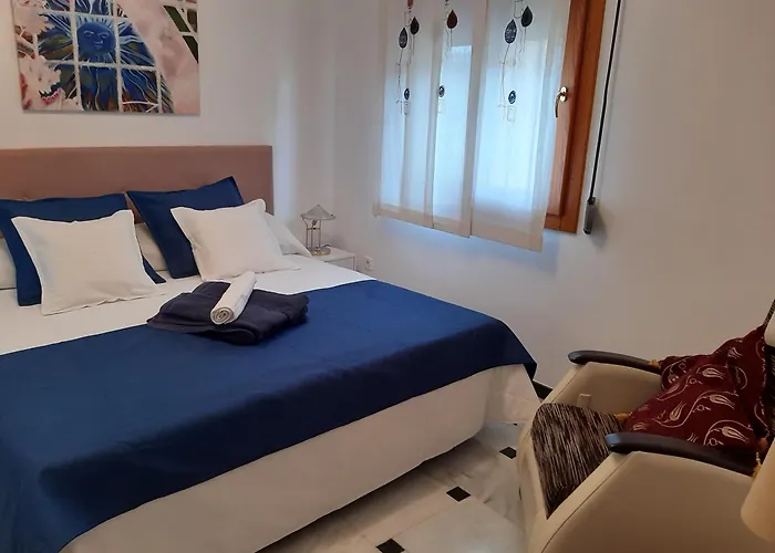 Patio De La Escalera - Eduardo Dato 24 * Córdoba