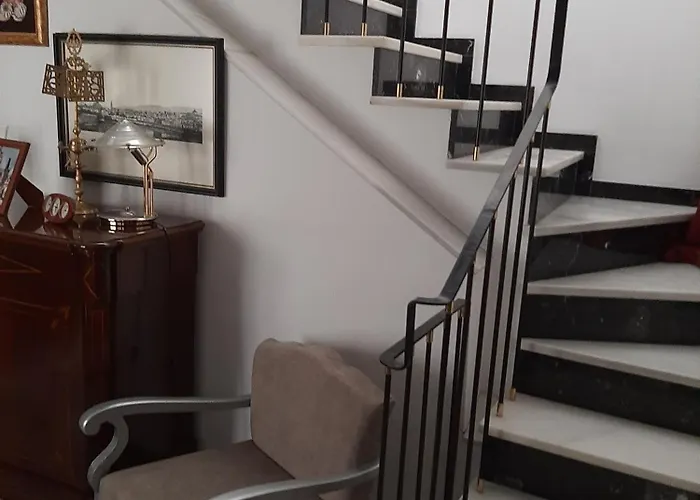 Patio De La Escalera - Eduardo Dato 24 Semesterbostad Córdoba