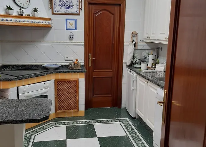 Patio De La Escalera - Eduardo Dato 24 Semesterbostad